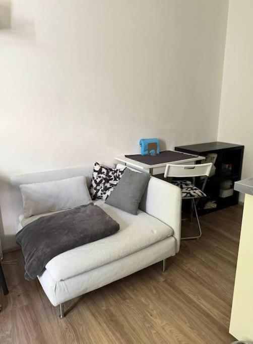 Cozy Karlin Apartman Prága Kültér fotó