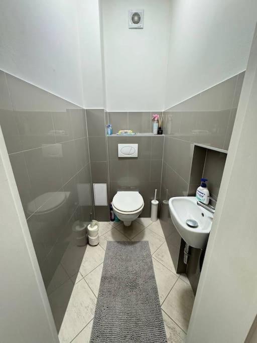 Cozy Karlin Apartman Prága Kültér fotó